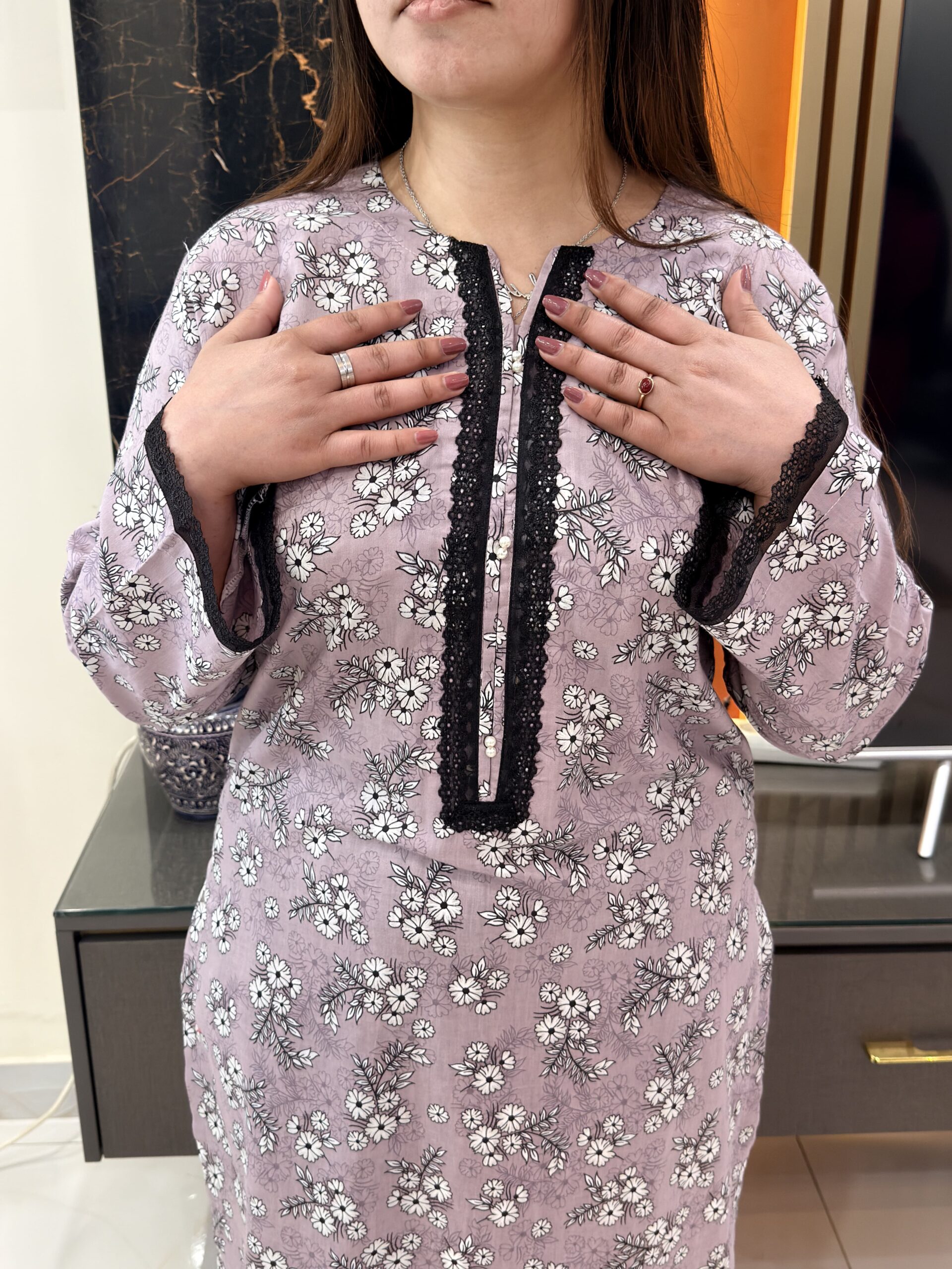 Lavender Bloom Elegance Kurti - Image 2