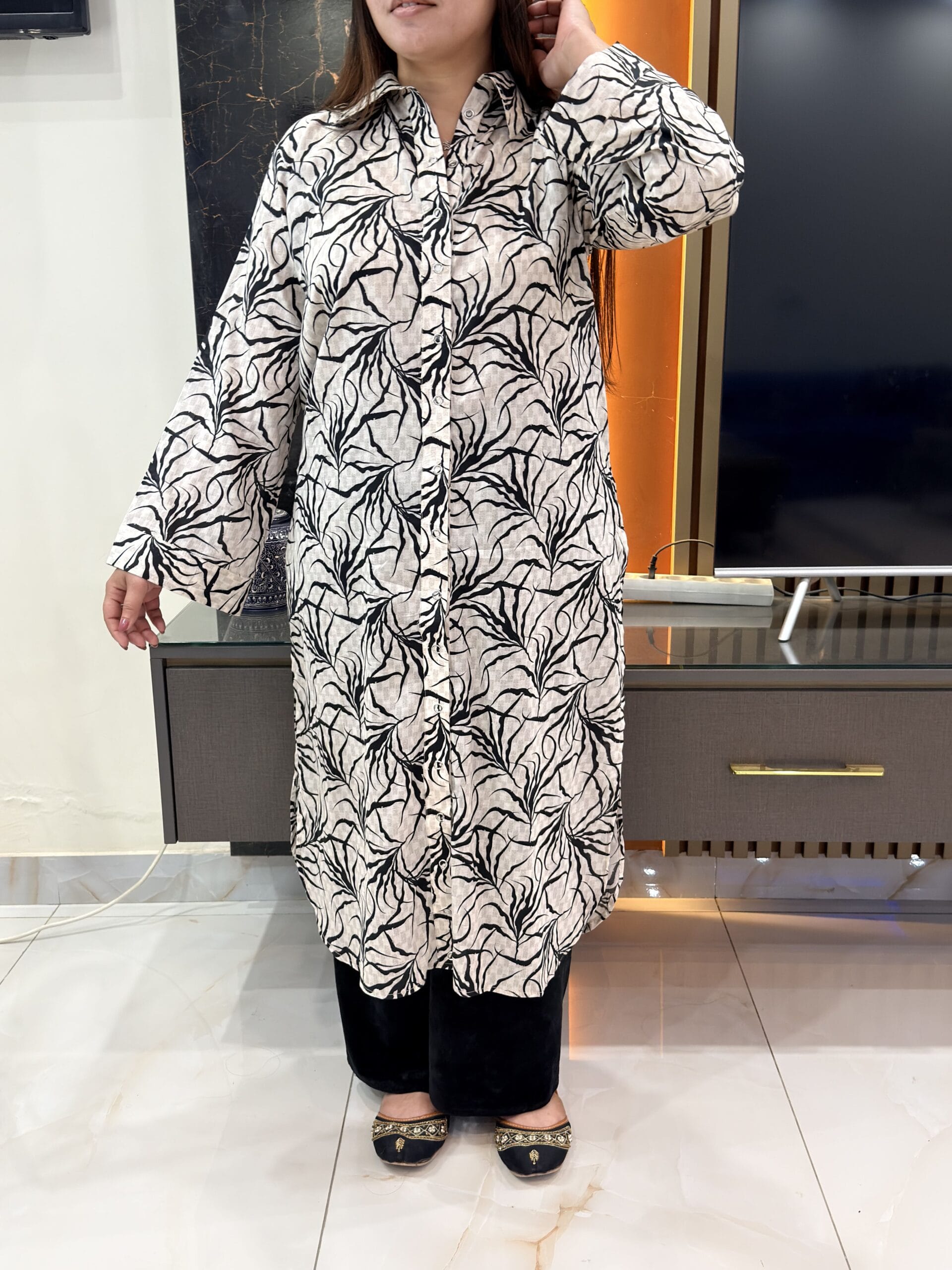 Noir Leaf Elegance Kurti - Image 6