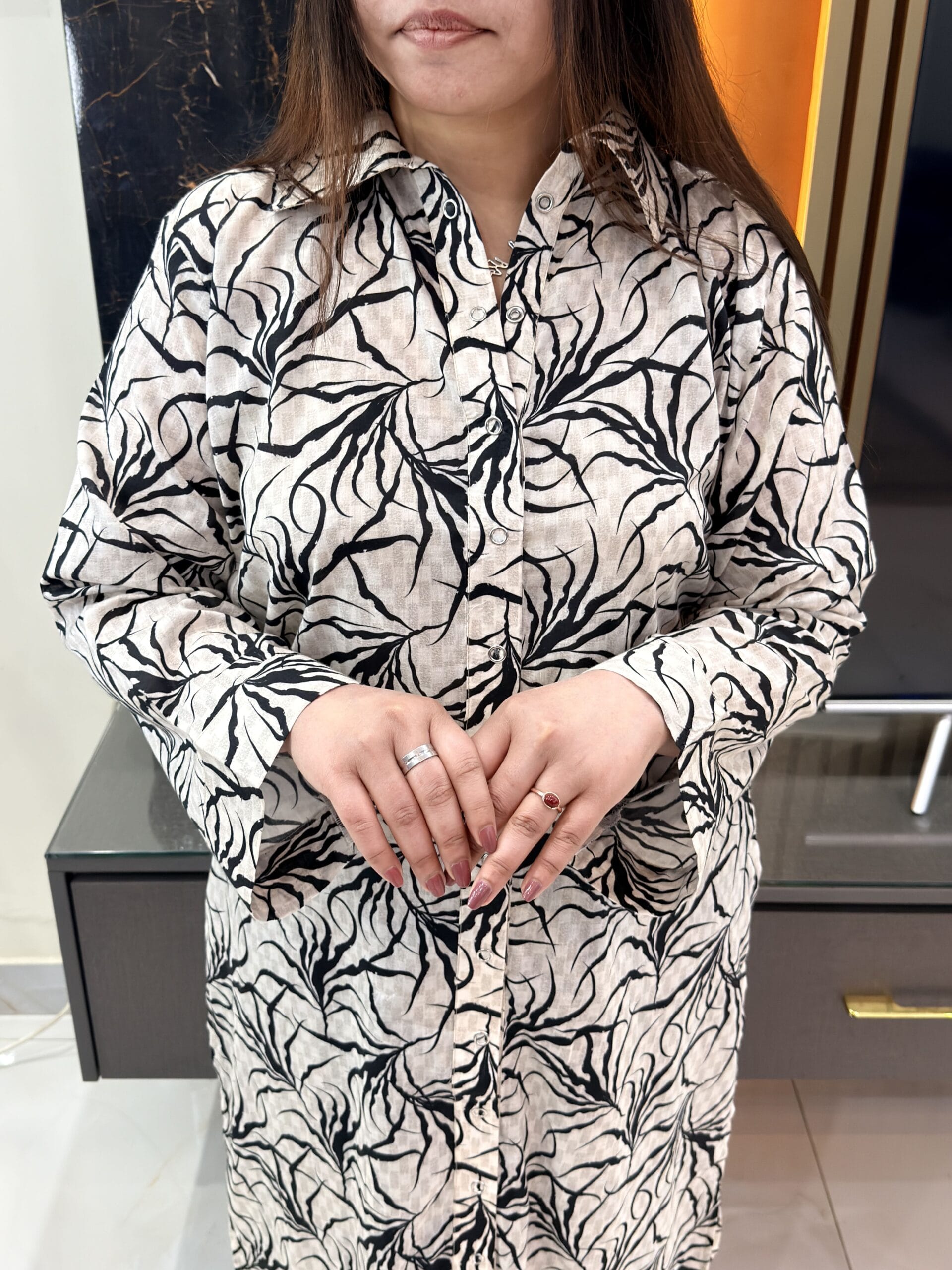 Noir Leaf Elegance Kurti - Image 3