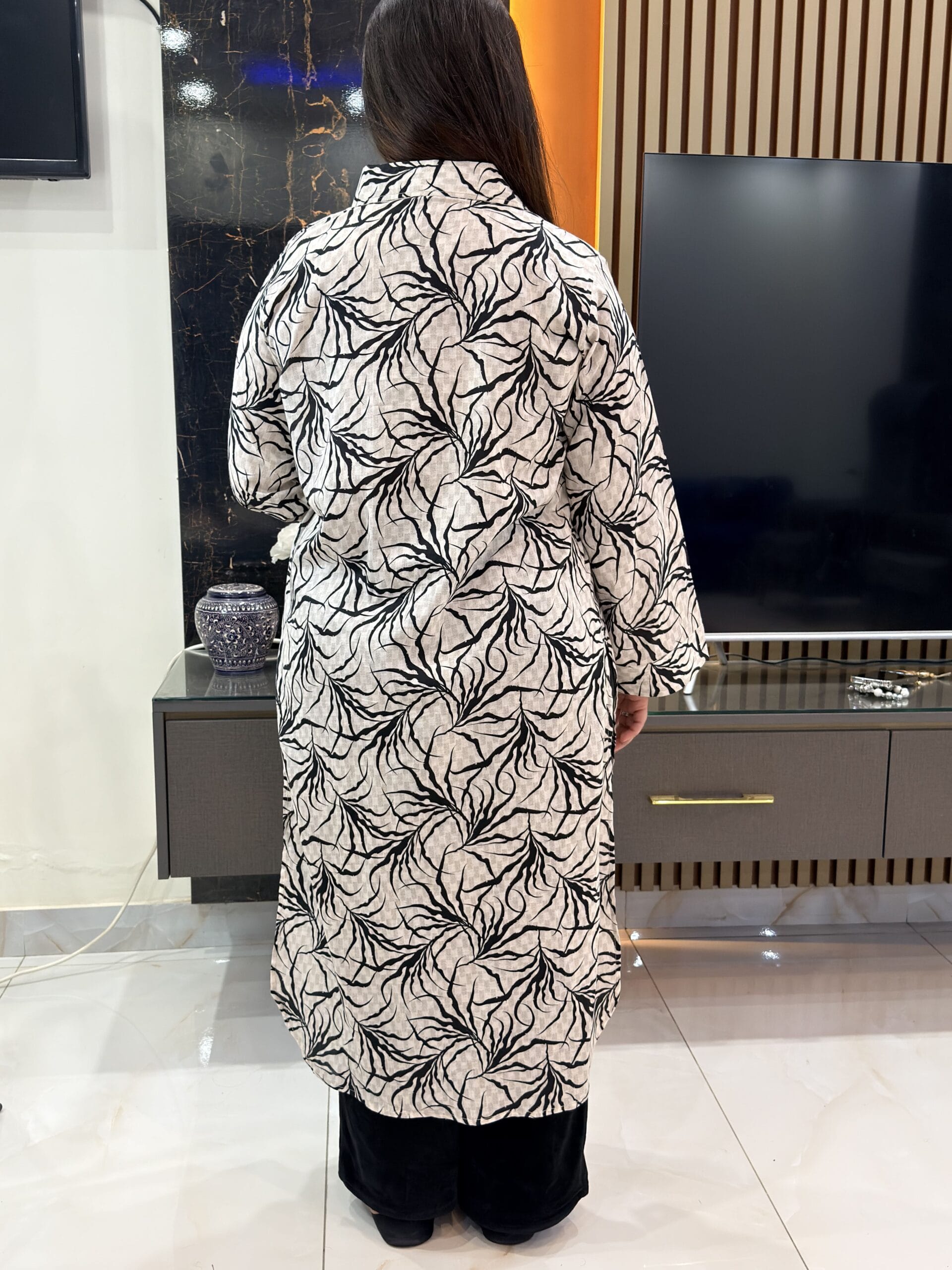 Noir Leaf Elegance Kurti - Image 7