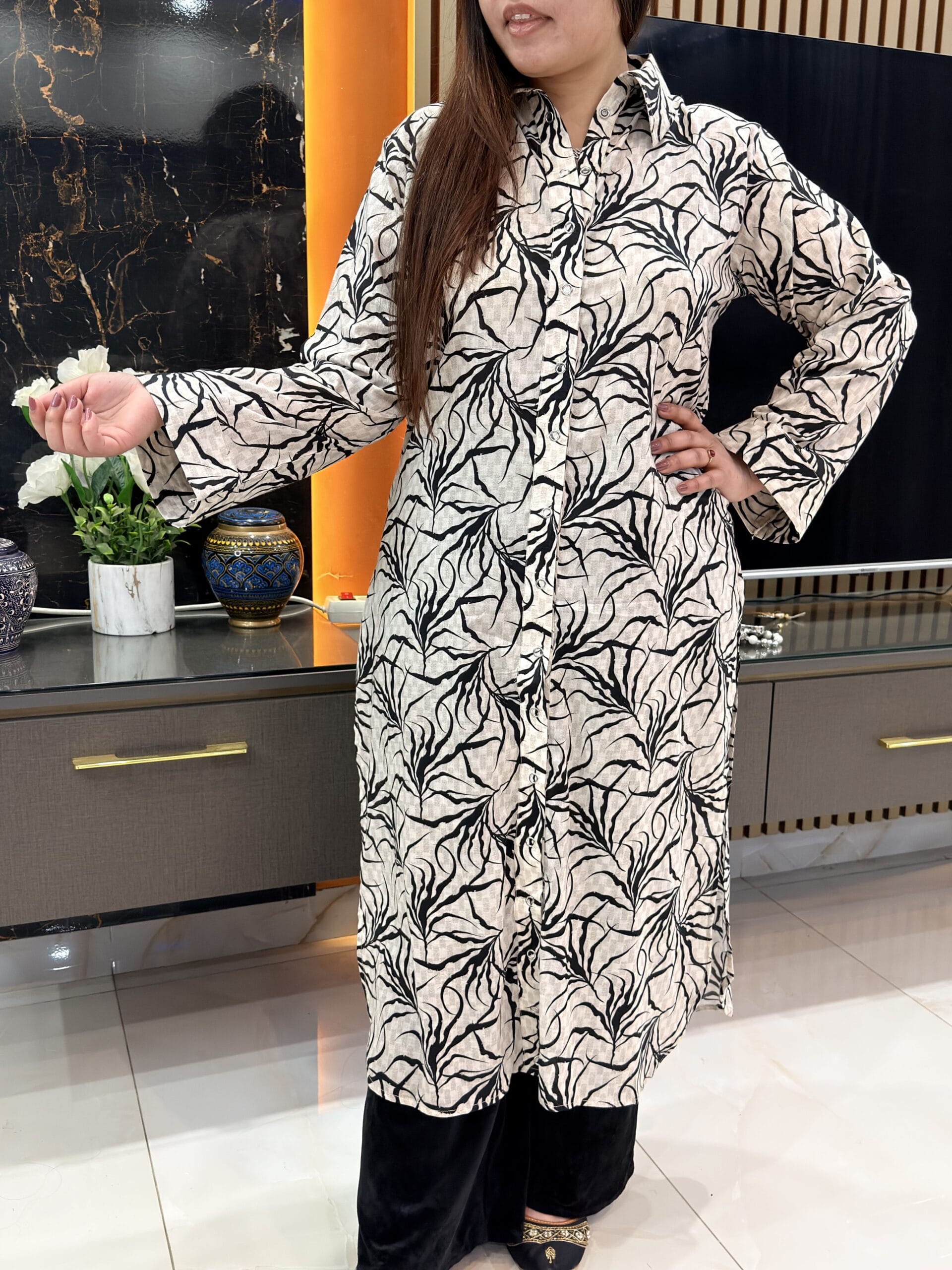 Noir Leaf Elegance Kurti - Image 4