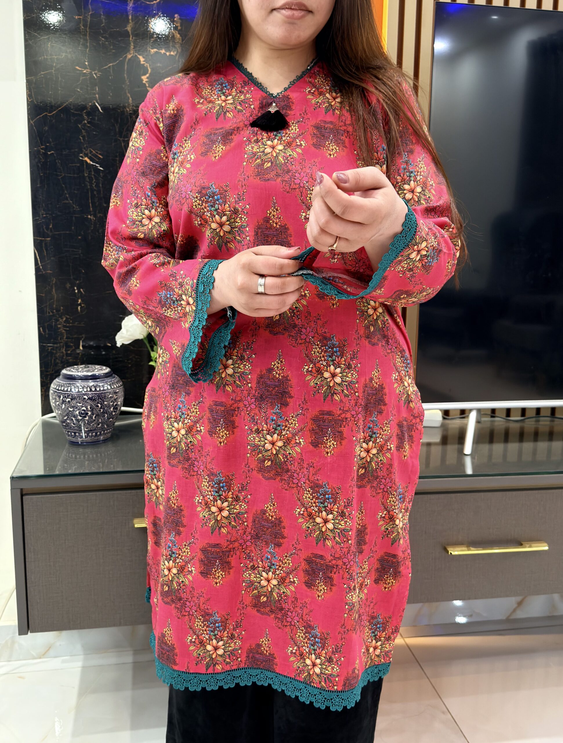 Riwaayat Pink Bloom Kurti - Image 3
